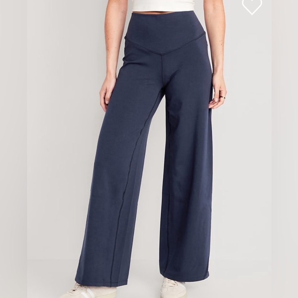 Old navy extra high-waisted powerchill wide-leg yoga pants